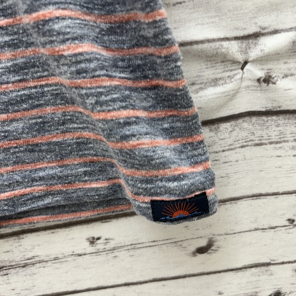 Faherty Shirt Men's Medium Gray Red Stripes Crewneck Cotton Blend Tee Casual - Picture 2 of 8